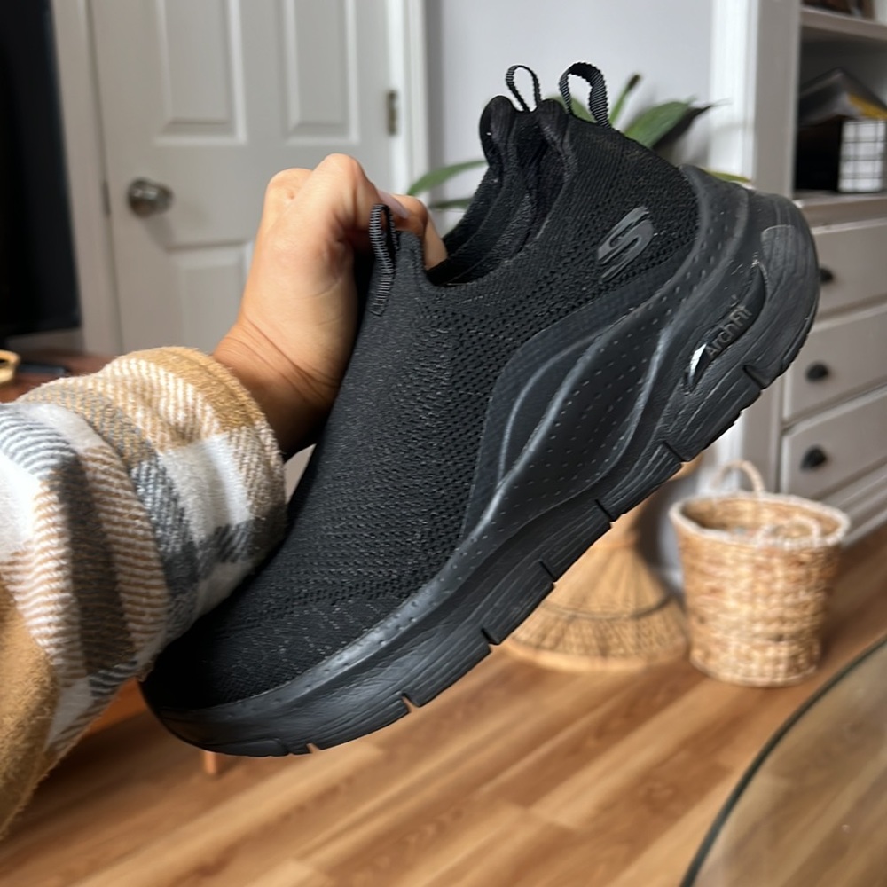 Sketchers Air-Cooled ArchFit
